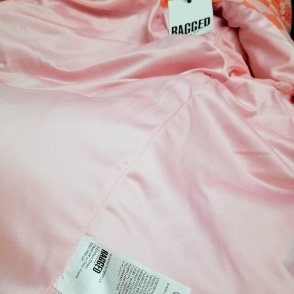 Alive Puffer Jacket - Picture 3 of 10